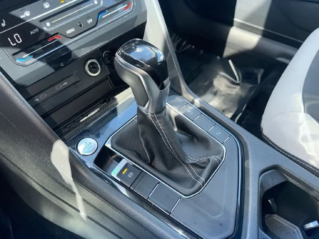 2026 Volkswagen Taos SE photo 20