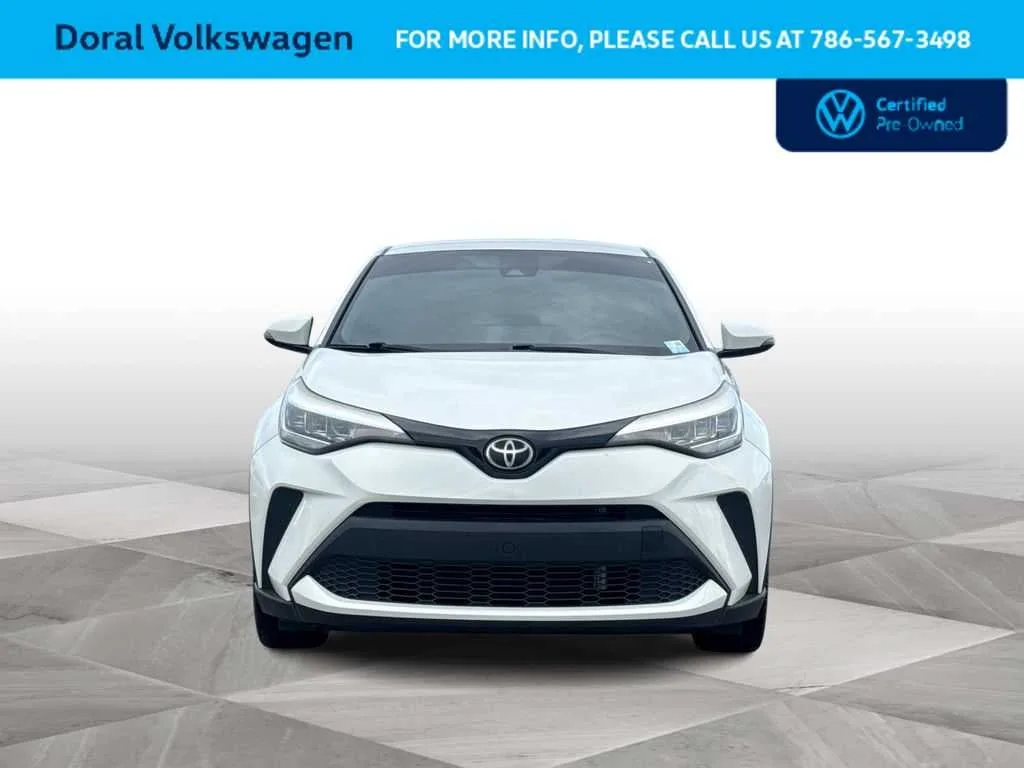 2021 Toyota C-HR XLE photo 3