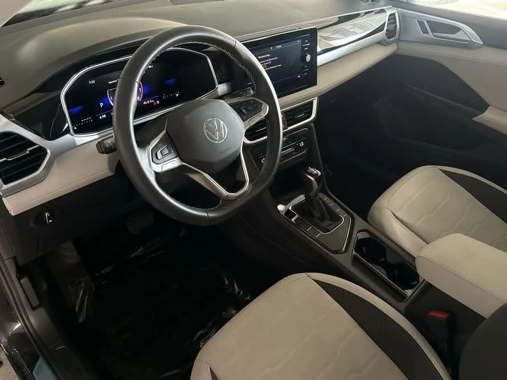 2026 Volkswagen Taos SE photo 13