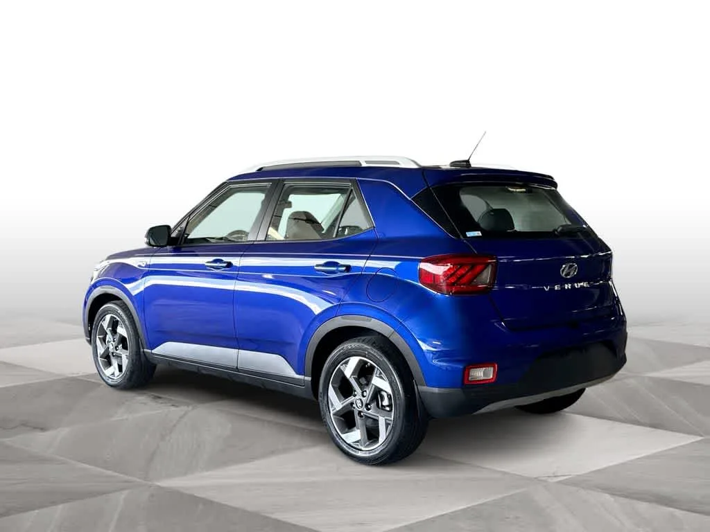 2024 Hyundai Venue Limited photo 6