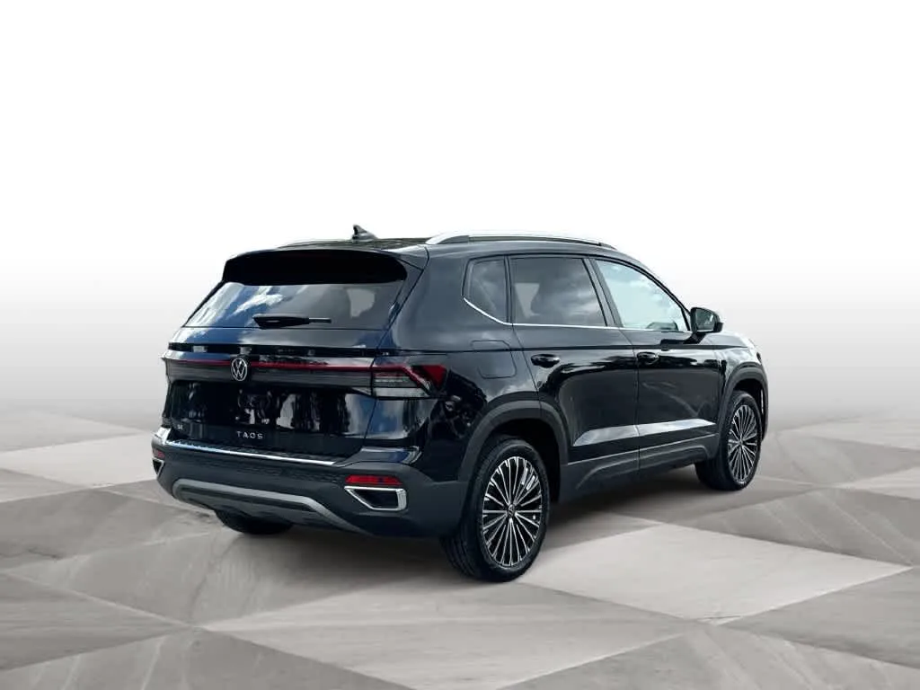 2026 Volkswagen Taos SE photo 8