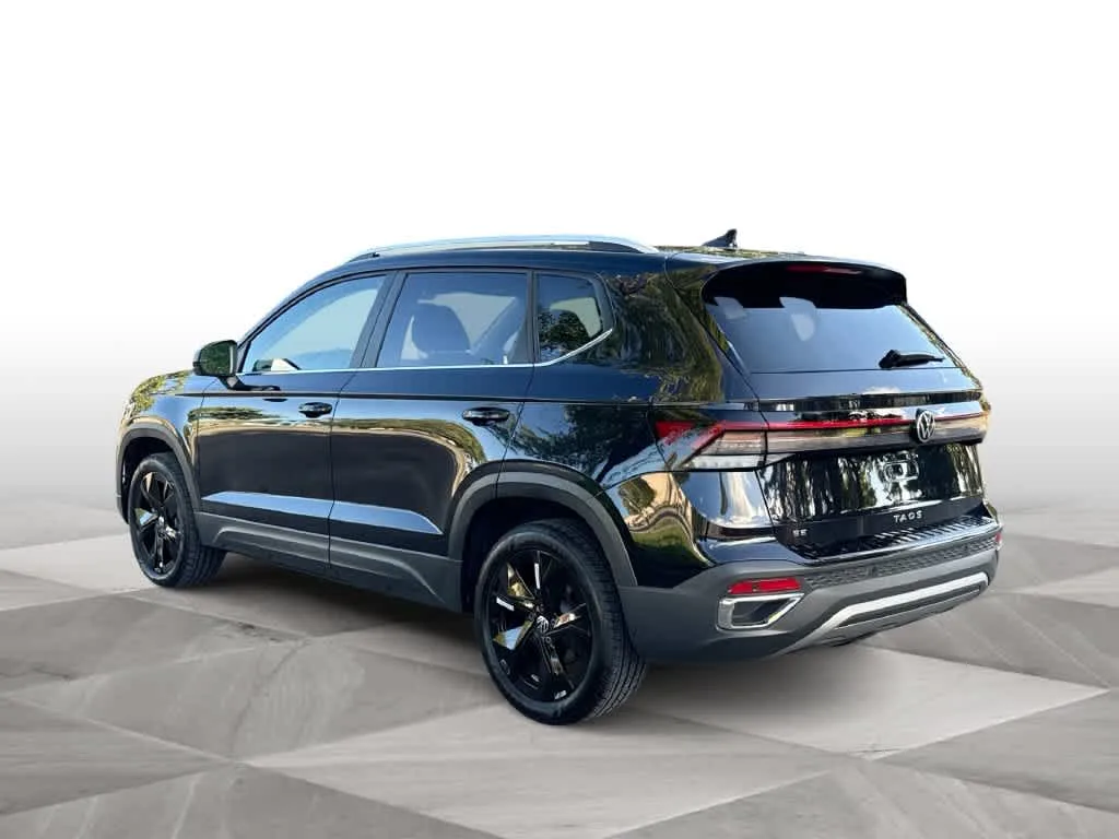 2026 Volkswagen Taos SE photo 6