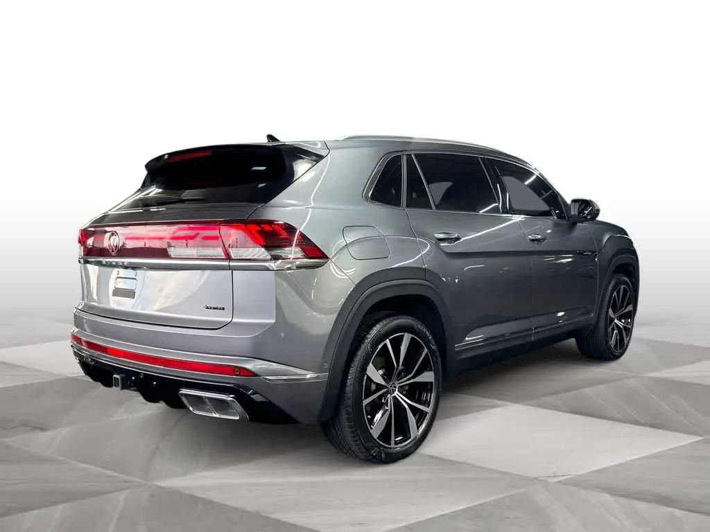 2024 Volkswagen Atlas Cross Sport 2.0T SEL Premium R-Line photo 8