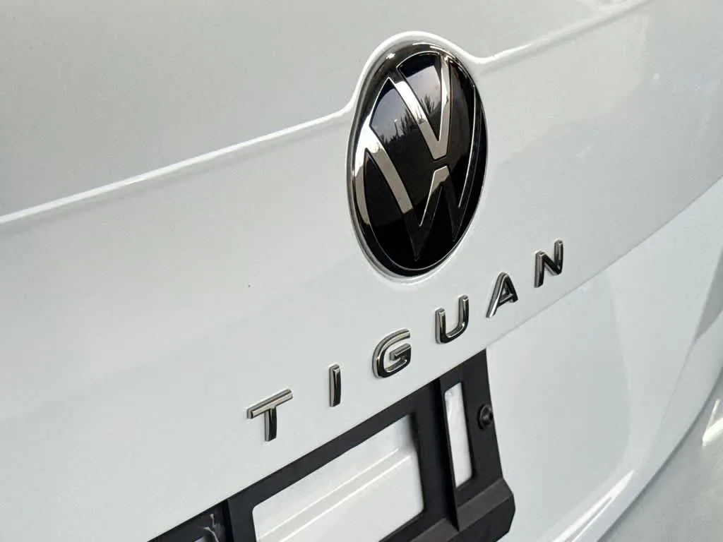 2024 Volkswagen Tiguan SE photo 10