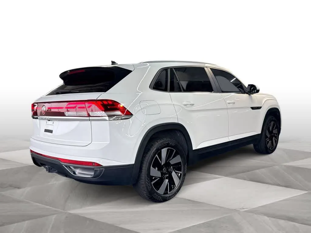2024 Volkswagen Atlas Cross Sport 2.0T SE w/Technology photo 8