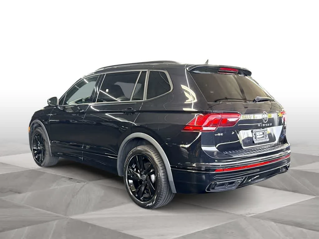 2023 Volkswagen Tiguan SE R-Line Black photo 6