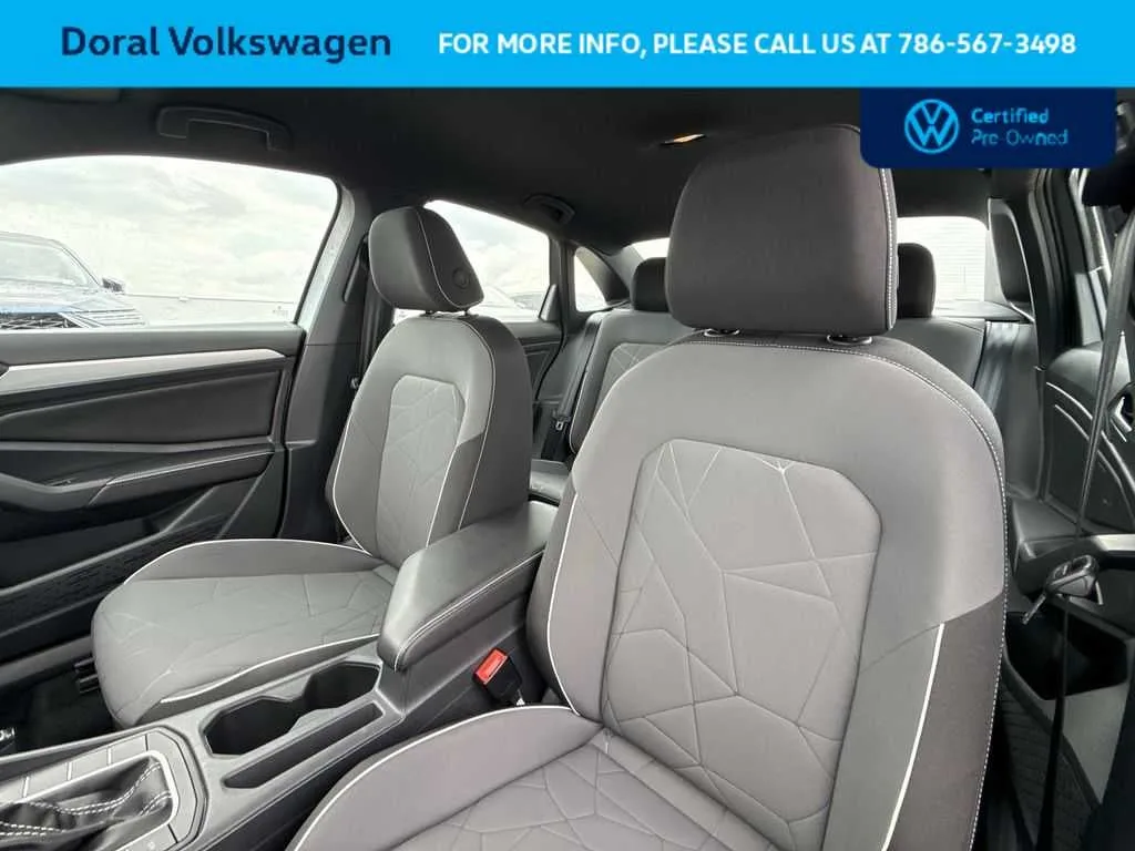 2025 Volkswagen Jetta Sport photo 14
