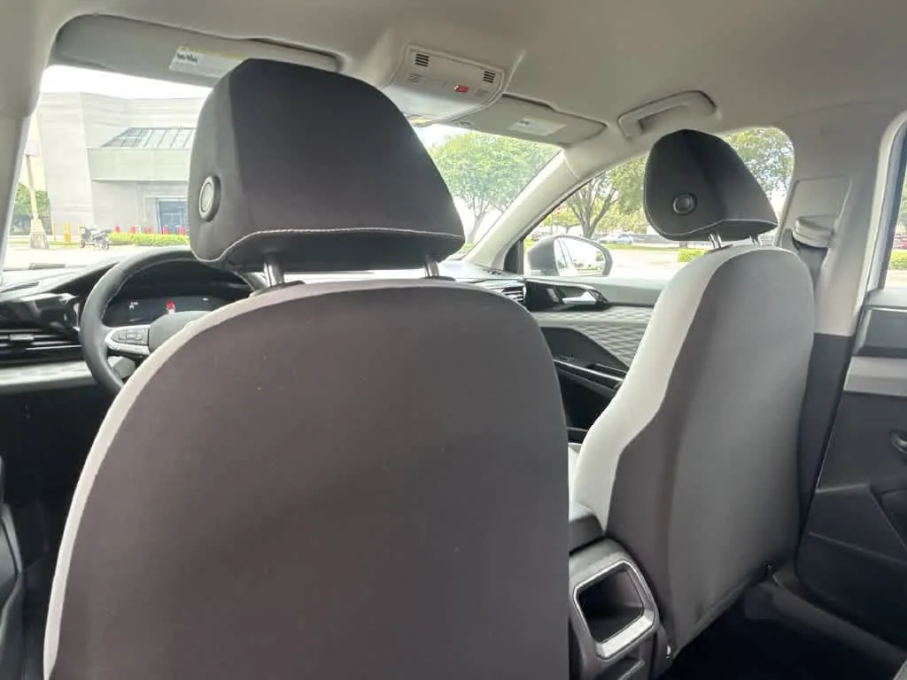 2023 Volkswagen Taos S photo 23
