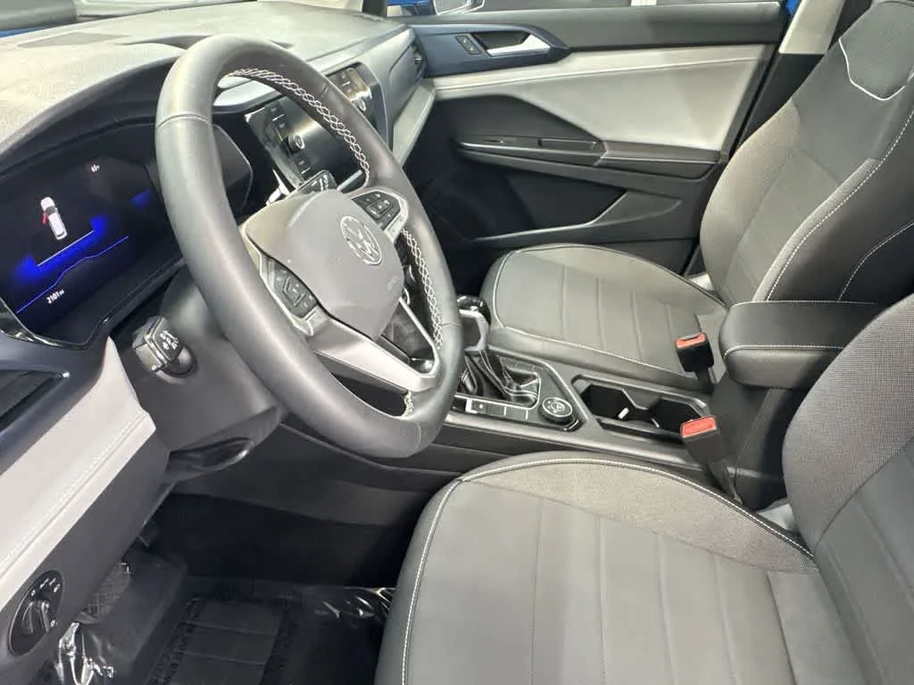 2024 Volkswagen Taos SE photo 19