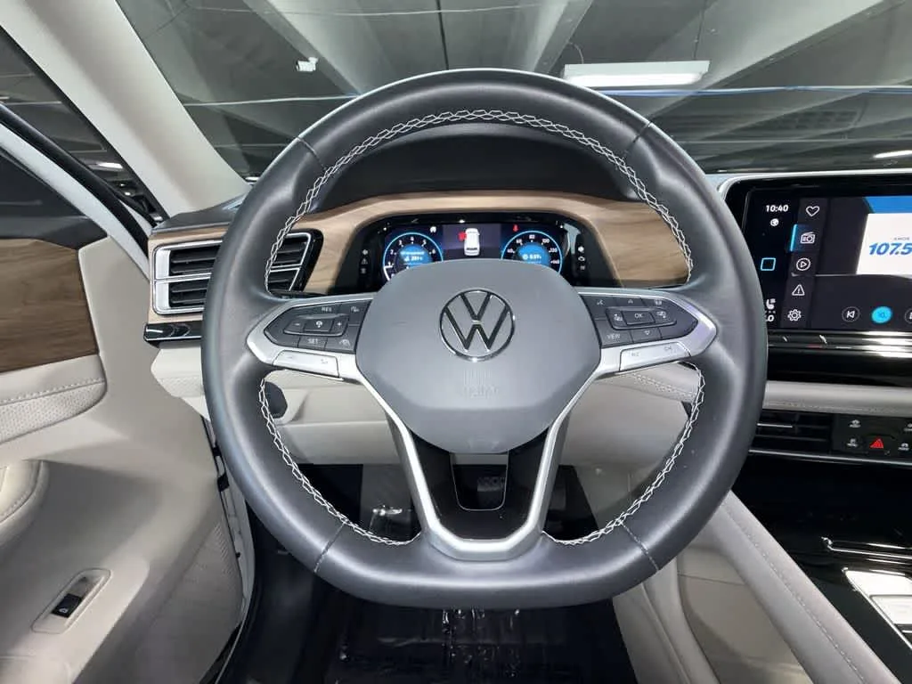 2024 Volkswagen Atlas 2.0T SE w/Technology photo 15