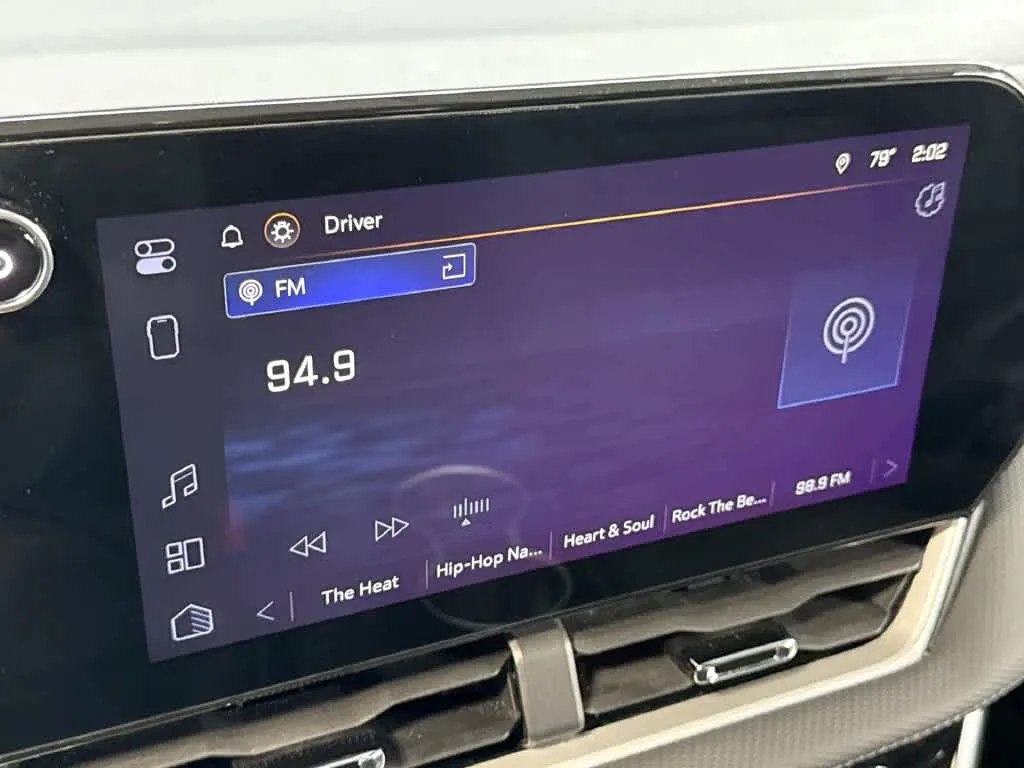 2025 Chevrolet Equinox FWD LT photo 17