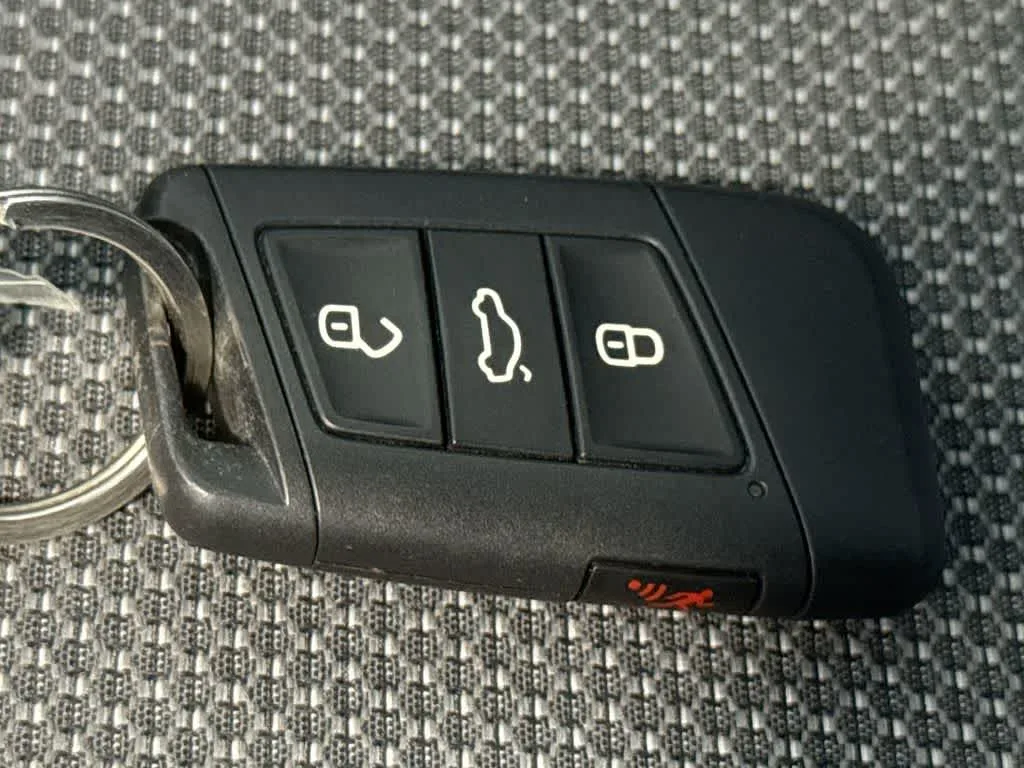 2023 Volkswagen Taos S photo 28