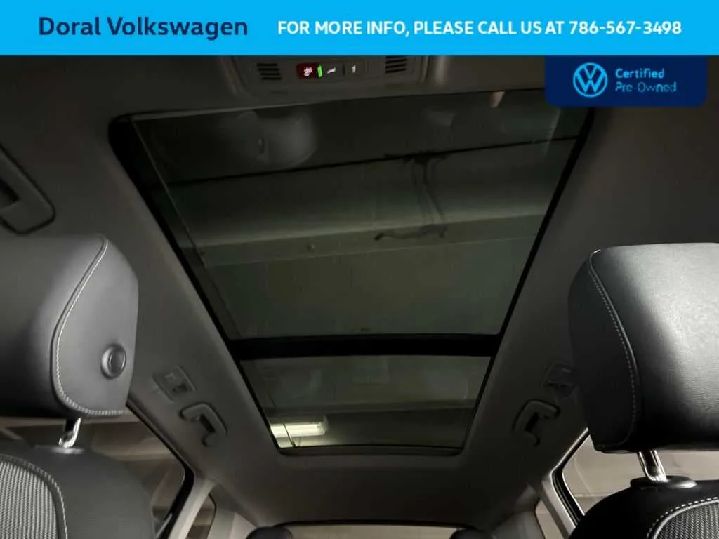 2025 Volkswagen Taos SE Black photo 17
