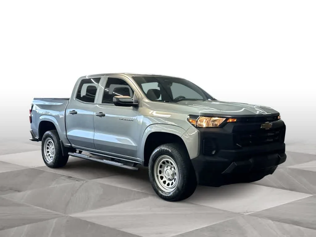 2023 Chevrolet Colorado 2WD Work Truck photo 2