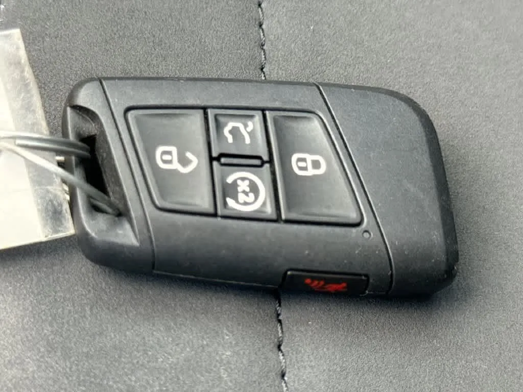 2026 Volkswagen Taos SE photo 28