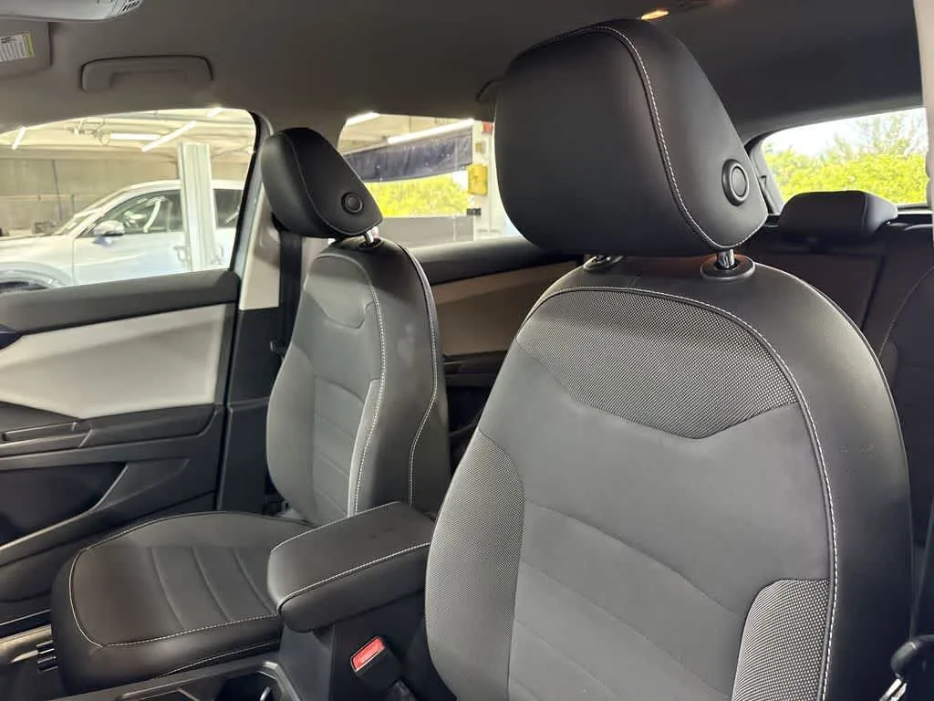 2022 Volkswagen Taos SE photo 14