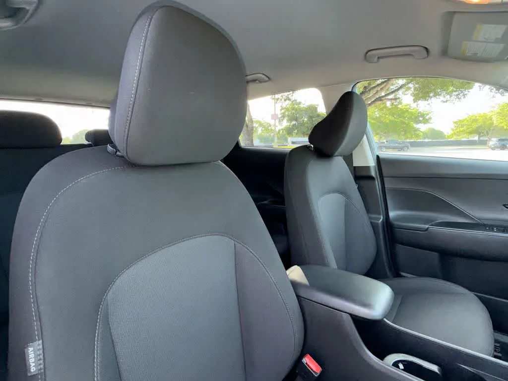 2024 Hyundai Kona SEL photo 26