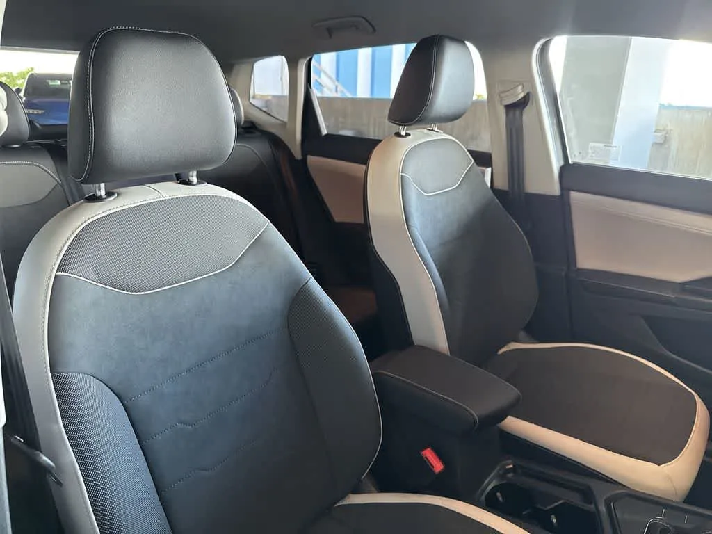 2025 Volkswagen Taos SE photo 27
