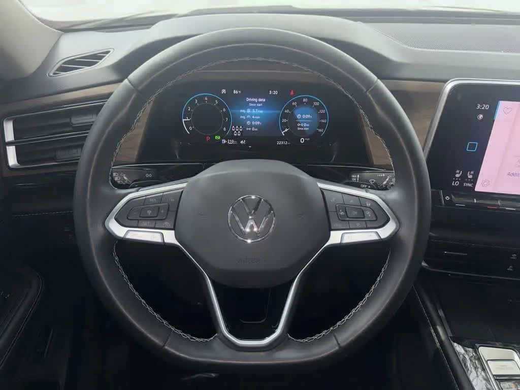 2024 Volkswagen Atlas 2.0T SE w/Technology photo 15