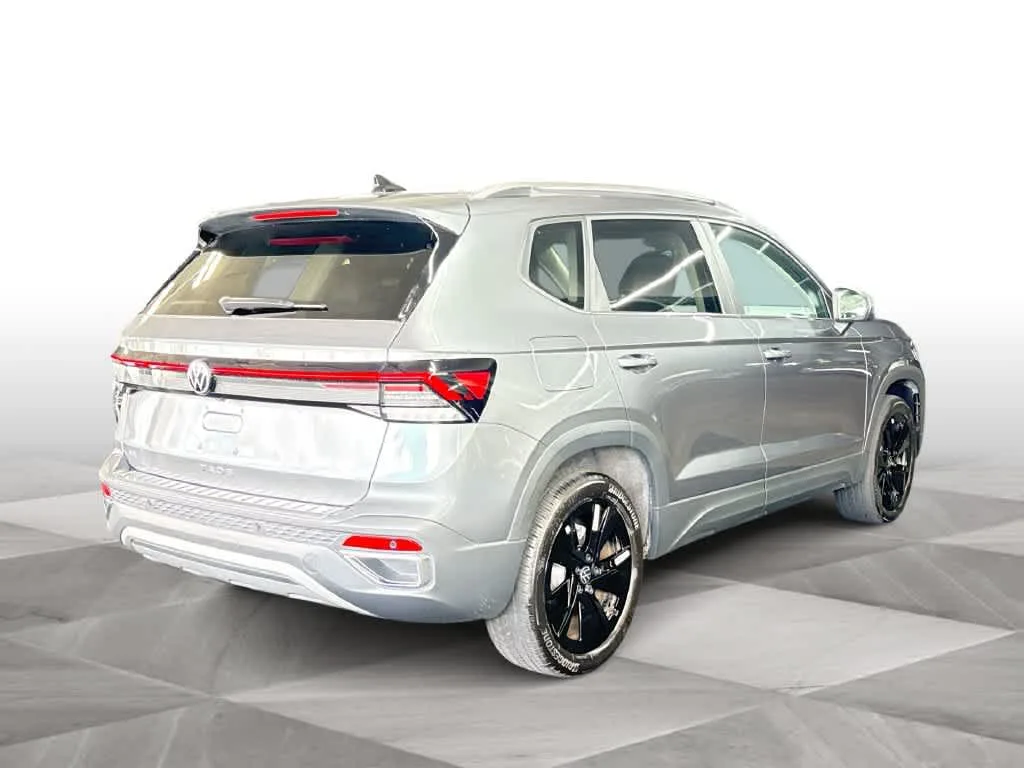 2026 Volkswagen Taos SE photo 8
