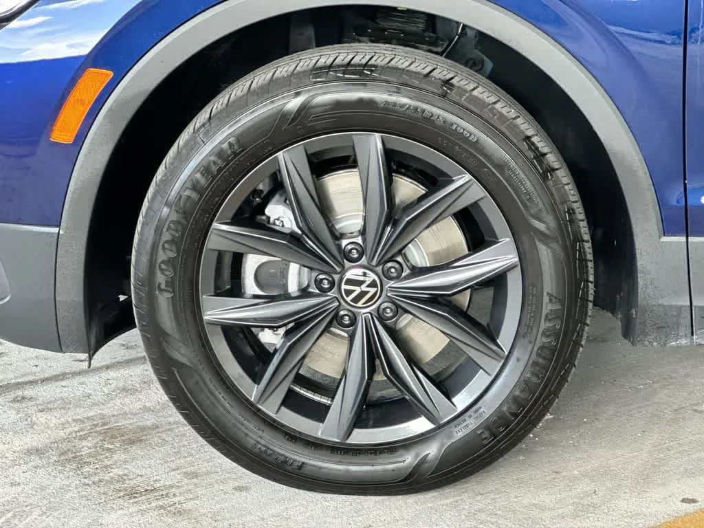 2024 Volkswagen Tiguan SE photo 11