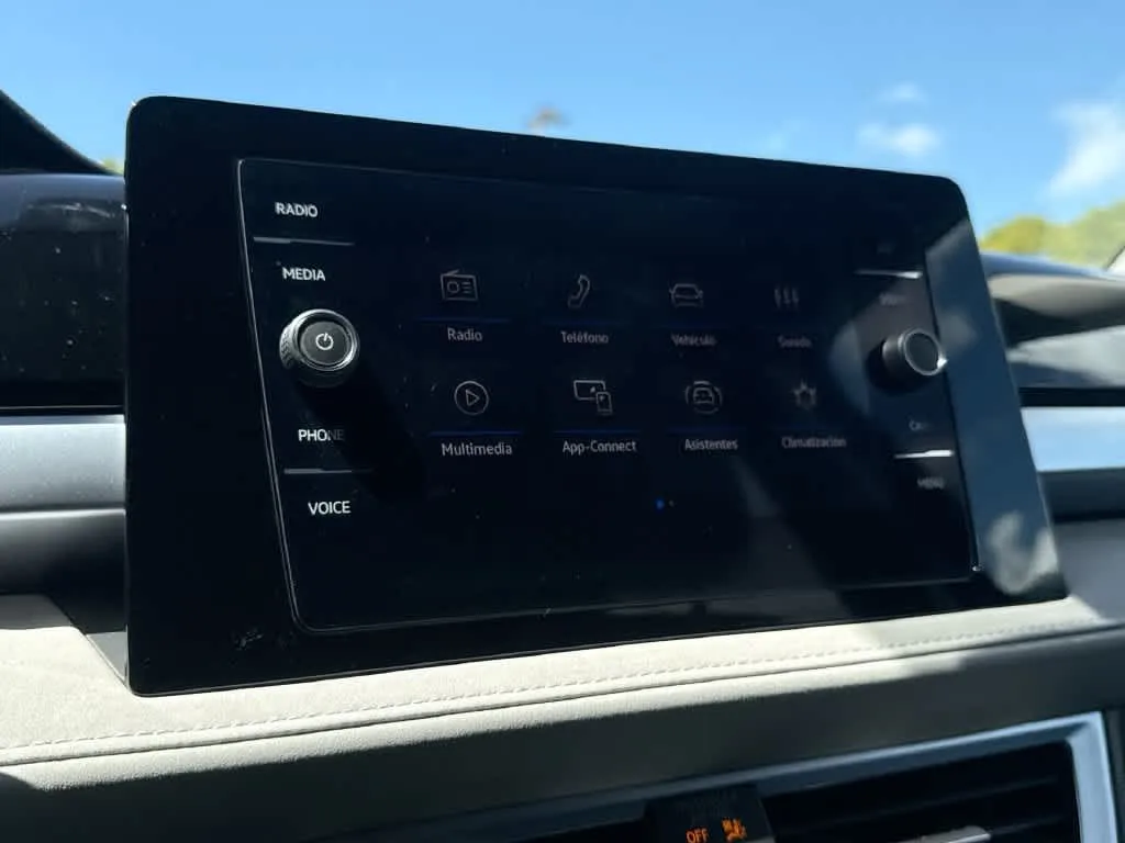 2026 Volkswagen Taos SE photo 17