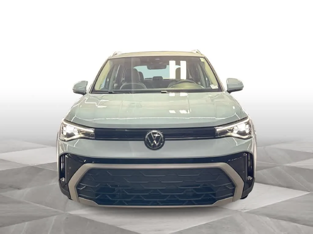 2026 Volkswagen Taos SE photo 3