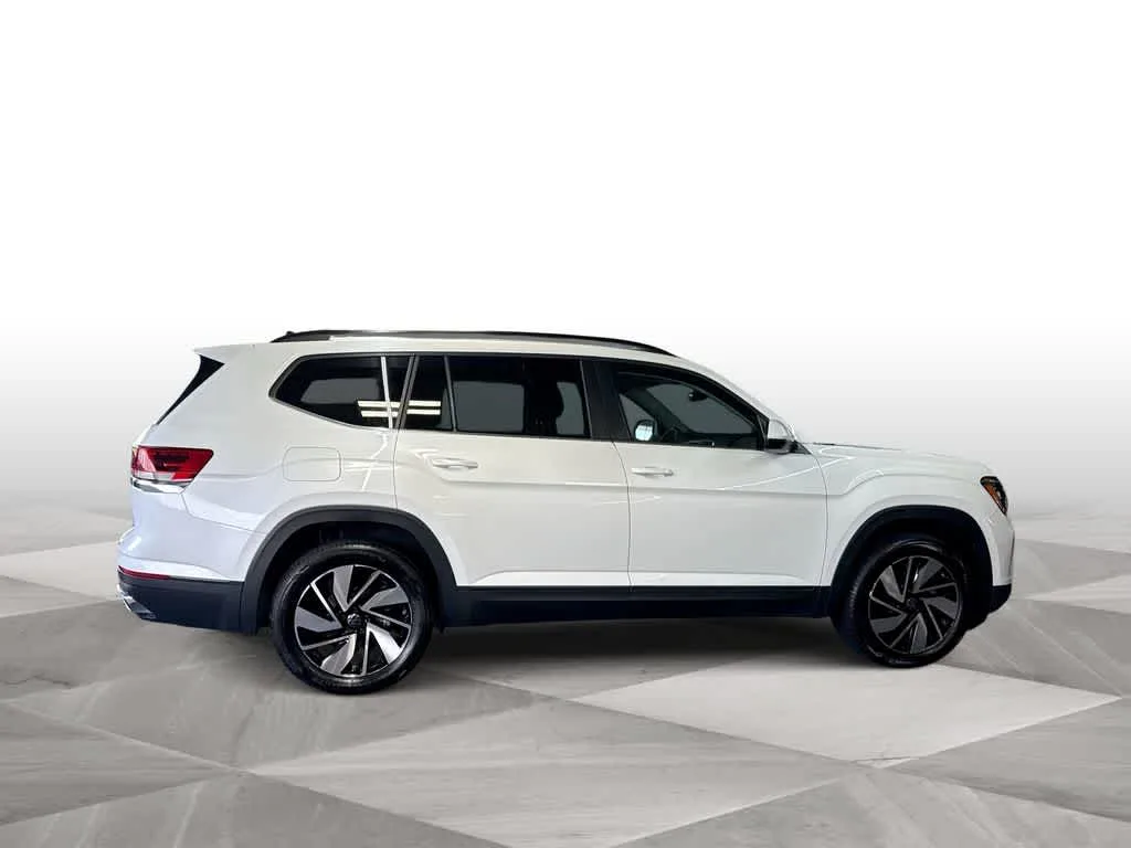 2026 Volkswagen Atlas 2.0T SE w/Technology photo 9