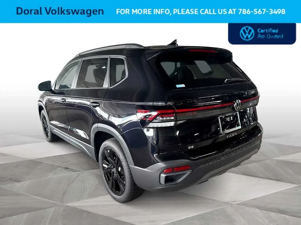 2025 Volkswagen Taos SE Black photo 6