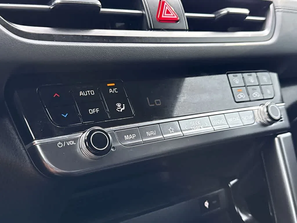 2025 Kia Seltos EX photo 19
