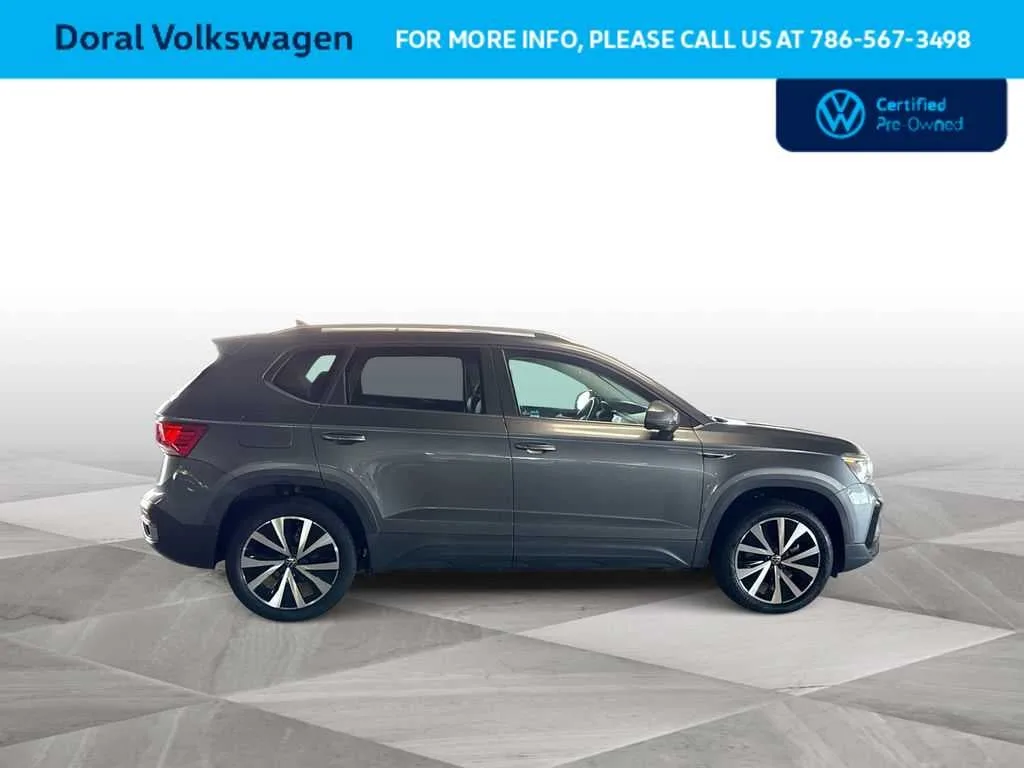 2022 Volkswagen Taos SE photo 9