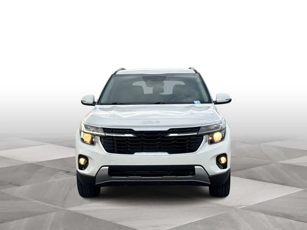 2025 Kia Seltos EX photo 3