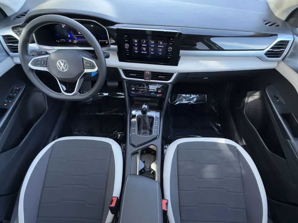2026 Volkswagen Taos SE photo 24