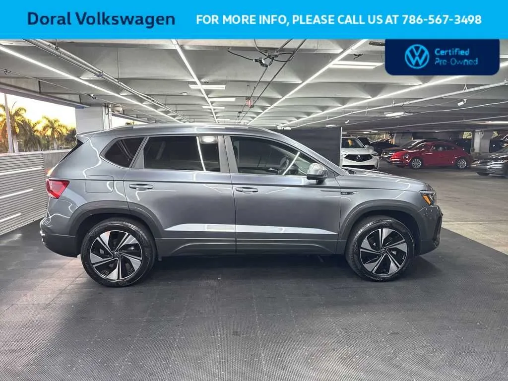 2024 Volkswagen Taos SE photo 8