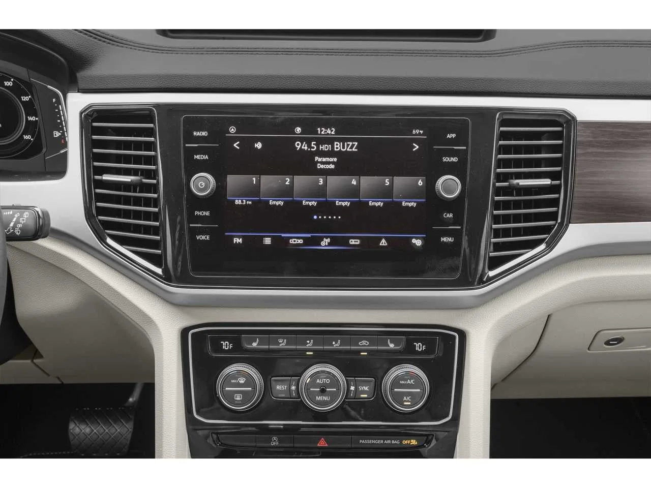 2023 Volkswagen Atlas 3.6L V6 SE w/Technology photo 7