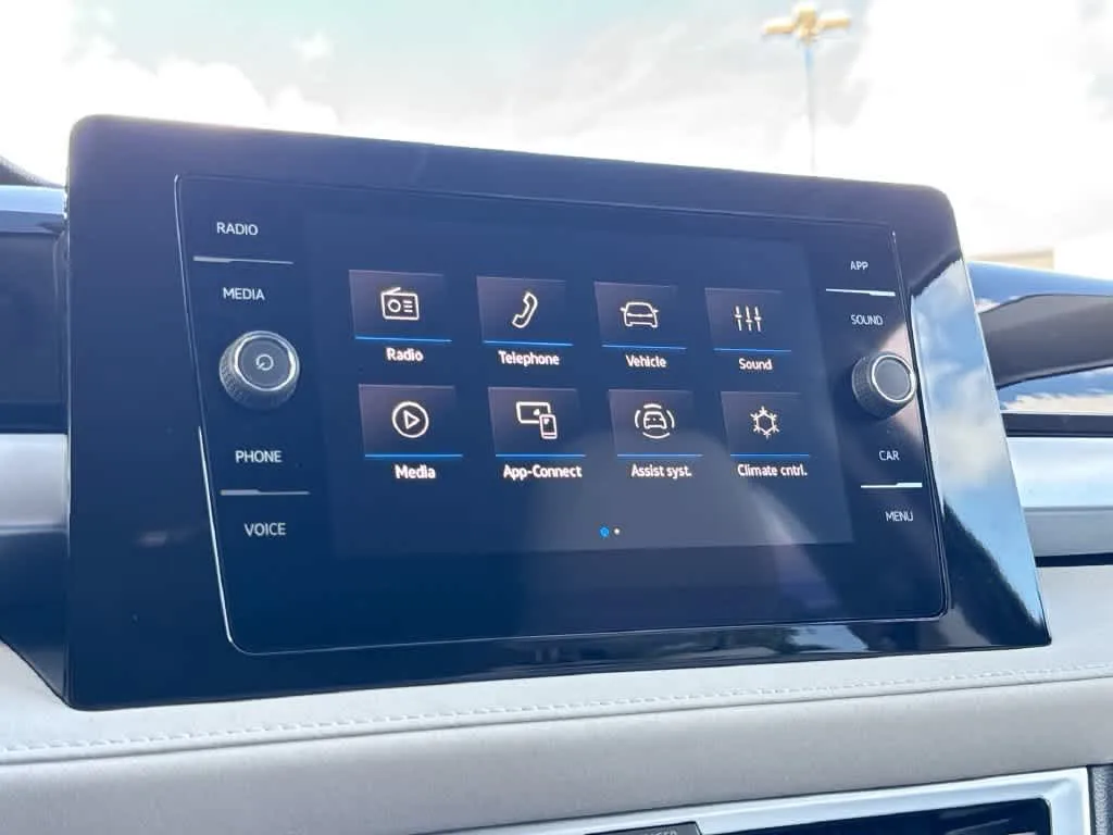 2026 Volkswagen Taos SE photo 17