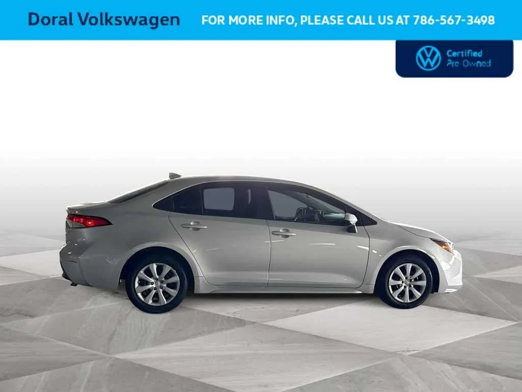 2023 Toyota Corolla LE photo 9