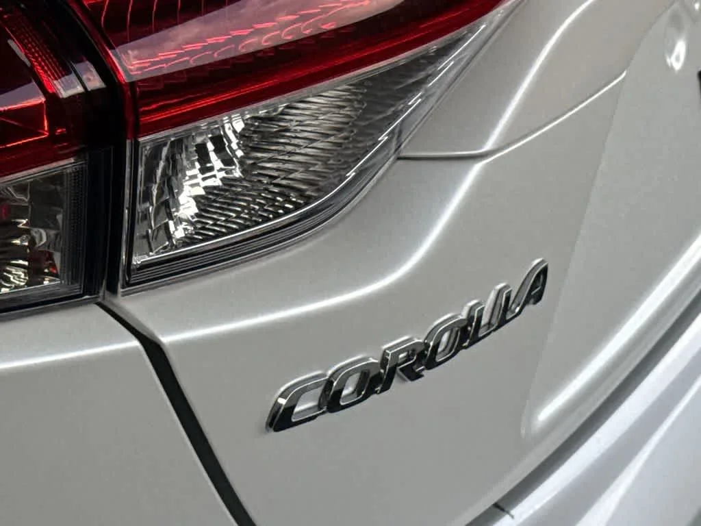 2026 Toyota Corolla LE photo 10
