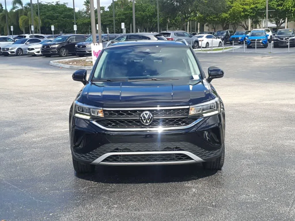 2024 Volkswagen Taos SE photo 10