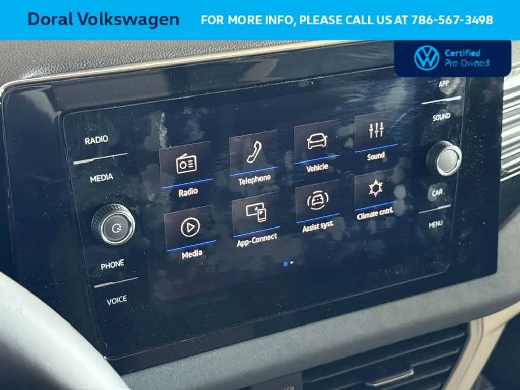 2025 Volkswagen Jetta SE photo 18