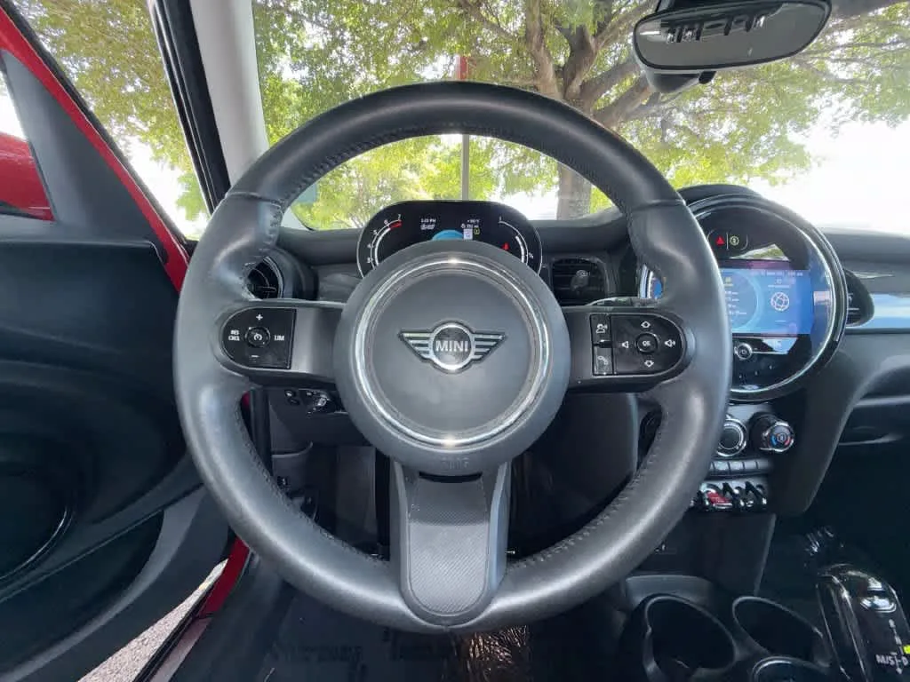 2024 MINI Hardtop 4 Door Cooper photo 15