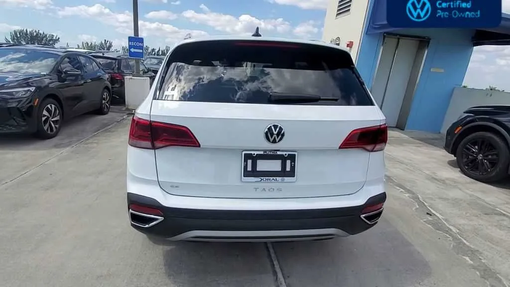 2024 Volkswagen Taos SE photo 7