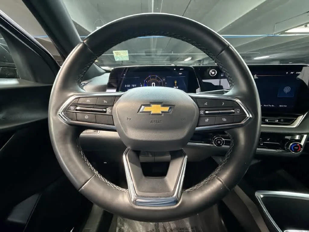 2025 Chevrolet Equinox FWD LT photo 15