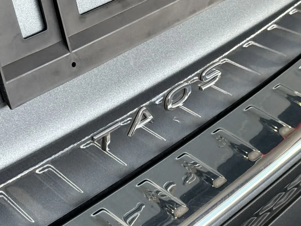 2024 Volkswagen Taos S photo 10
