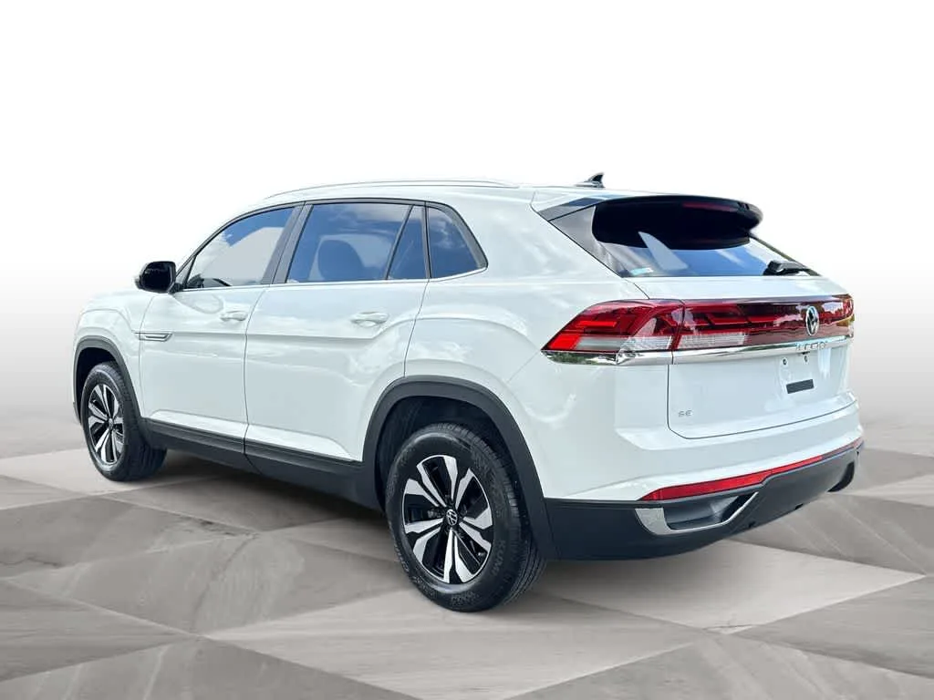 2025 Volkswagen Atlas Cross Sport 2.0T SE photo 6