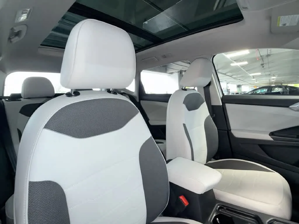 2026 Volkswagen Taos SE photo 27