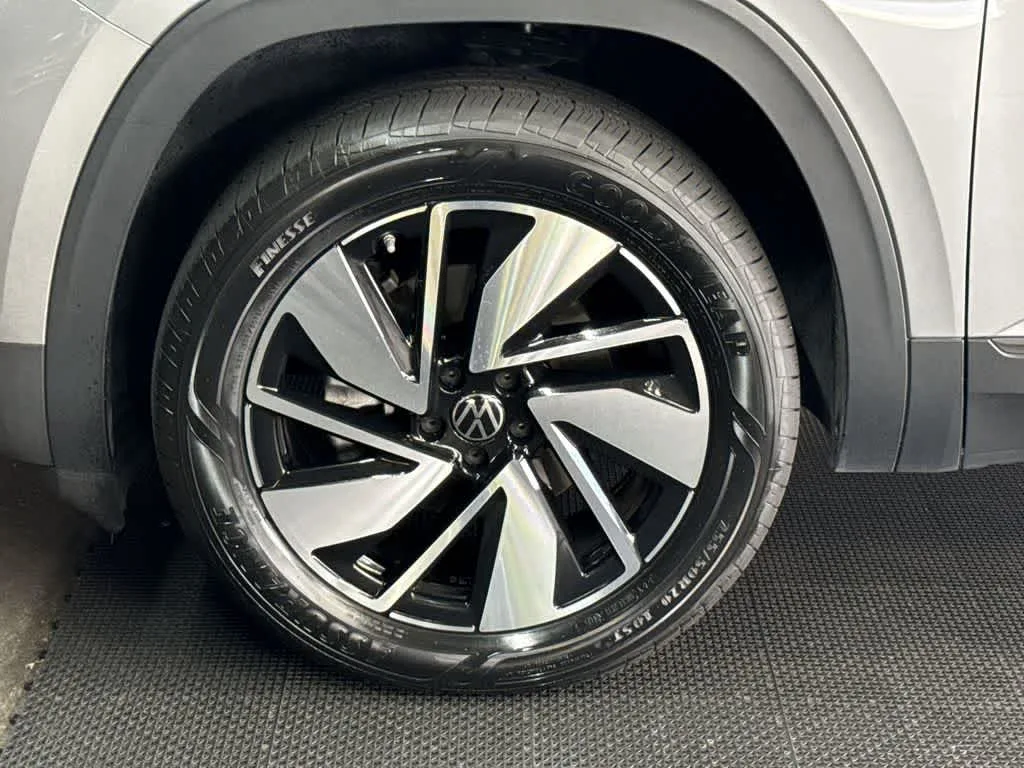 2024 Volkswagen Atlas 2.0T SE w/Technology photo 11