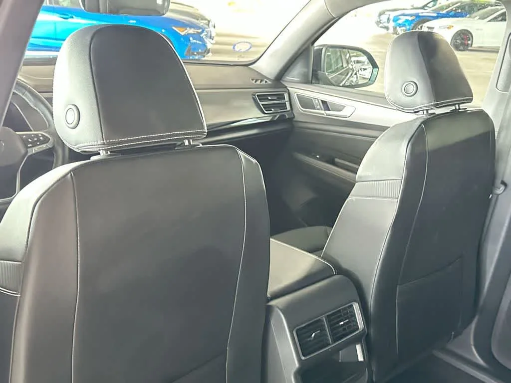 2024 Volkswagen Atlas Cross Sport 2.0T SE w/Technology photo 23