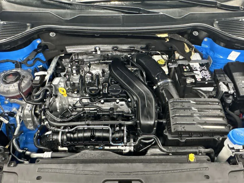 2024 Volkswagen Taos SE photo 18