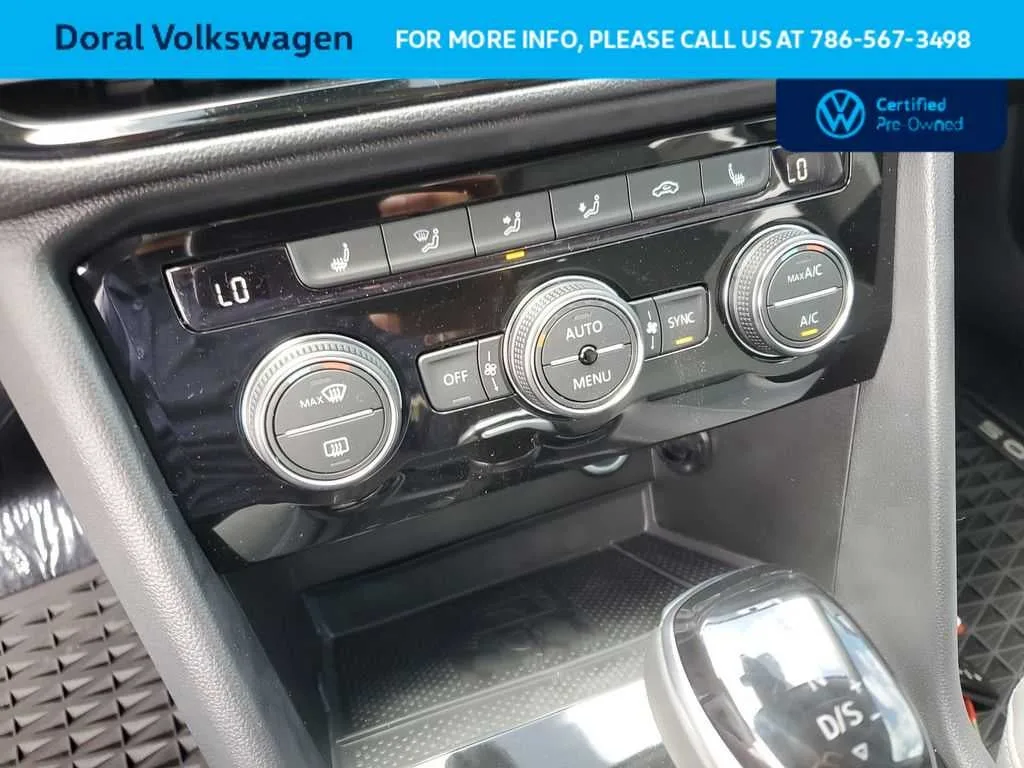 2024 Volkswagen Taos SE photo 23